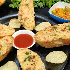 A picture of Cheesy Garlic Bread.