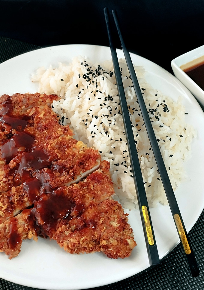 Una foto de Pollo katsu en freidora de aire {receta japonesa}