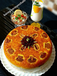 عکسی از دستور ته چین مرغ و بادمجان با ته دیگ قارچ🍄🍆🍗