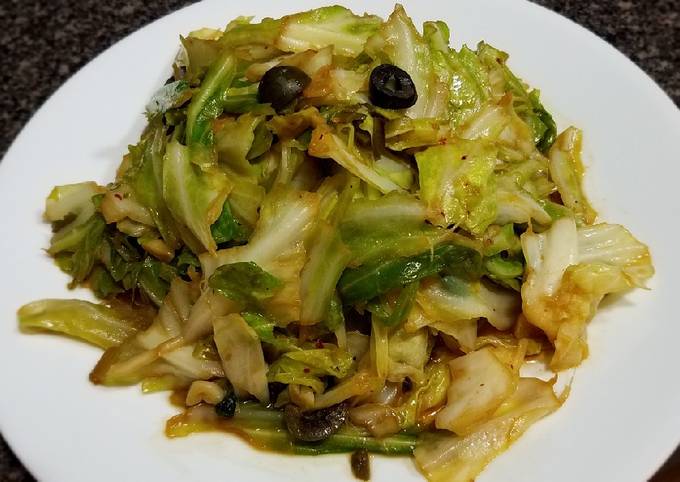 Sauted cabbage in garlic and olive sauce #mommasrecipes