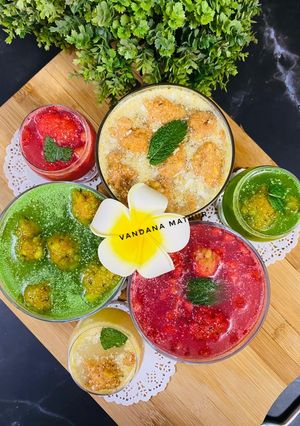 फ्लेवर्ड कांजी शॉर्ट्स (Flavoured Kanji Shorts recipe in Hindi) रेसिपी मुख्य फोटो