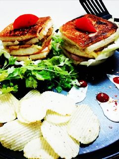 ब्रेड जंबो लयेरेद बर्गर (bread jumbo layered burger recipe in HIndi) रेसिपी मुख्य फोटो