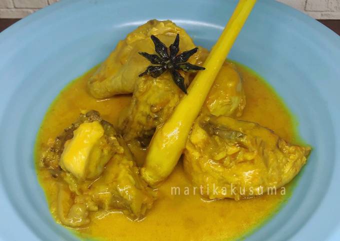 Gulai ayam ala padang