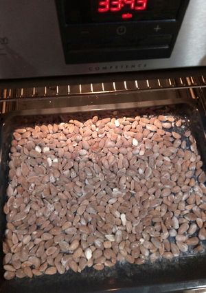 Una foto de Almendras saladas con piel