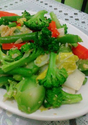 Foto resep Tumis sayuran bawang putih wijen