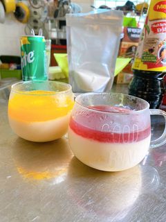 Hình của món Pannacotta vị xoài và phúc bồn tử.