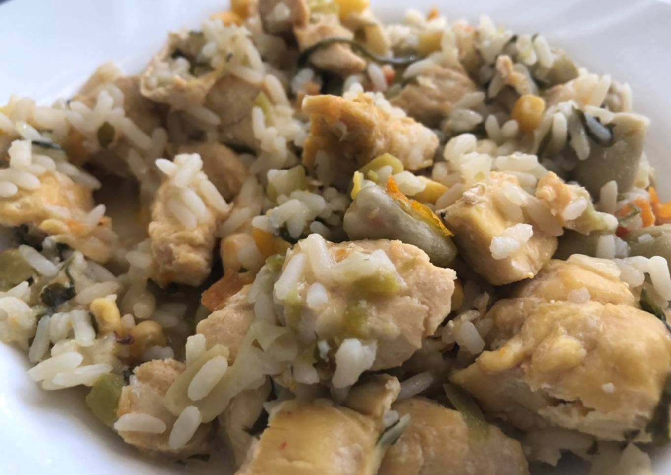 Pollo con arroz al estilo de Perú