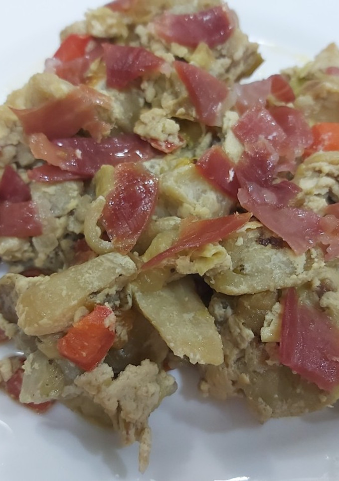 Una foto de Revuelto de berenjenas con jamón 🍆🍆🍆
