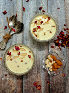 દૂધપાક (Dudhpak recipe in Gujarati) રેસીપી મુખ્ય ફોટો