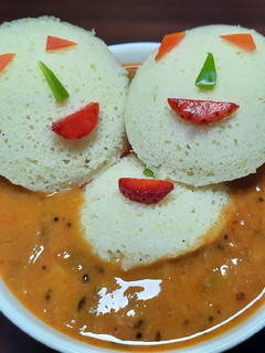 रवा इडली (Rava idli recipe in hindi) रेसिपी मुख्य फोटो