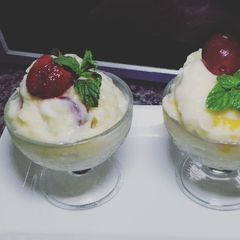 A picture of Custard fruit salad.