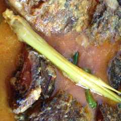 รูปของ Ikan Nila Bumbu Rujak ala Mbah Buyut