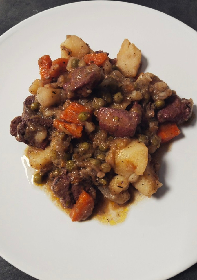 Una foto de Ragout de pavo con patatas y verduras