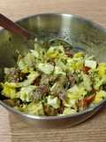 Ensalada del día: cogollos de lechuga con tomates, anchoas y queso feta
