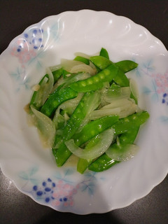 豌豆炒洋蔥(方便素) 的食譜成品照片
