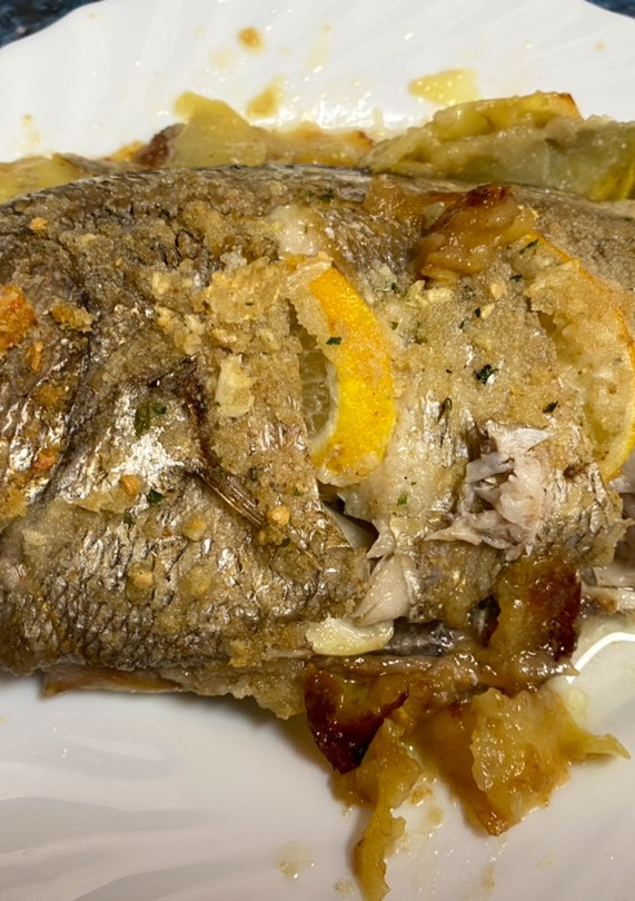 Una foto de Besugo al horno
