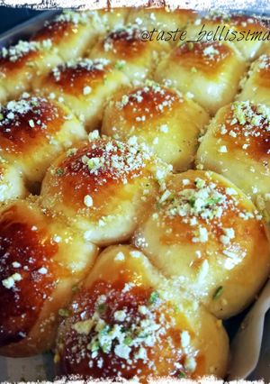 A picture of Condensed Milk Rolls.