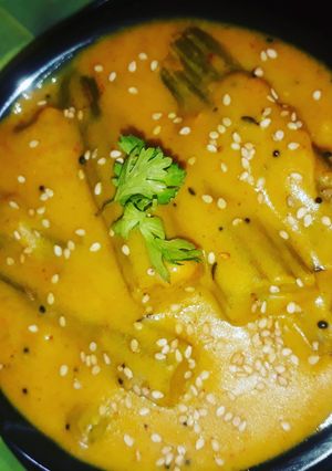 સરગવાનું બેસન વાળું શાક (Drumstick Besan Shak Recipe In Gujarati) રેસીપી મુખ્ય ફોટો