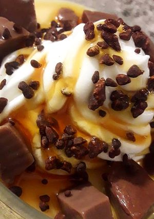 Una foto de Flancito de vainilla y chocolate con crema!