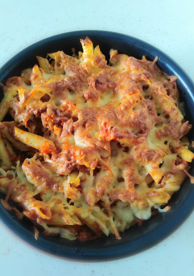 Una foto de Macarrones de atún gratinados