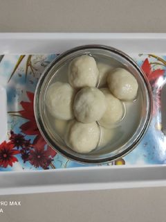 રસગુલ્લા (Rasgulla Recipe In Gujarati) રેસીપી મુખ્ય ફોટો