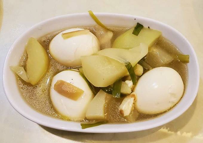 Tinolang Egg with Green Papaya