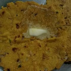 A picture of Makki ki roti.