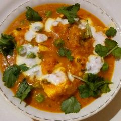 A picture of Motor paneer greavy masala.