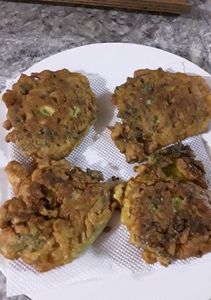 Una foto de Tortillitas de maíz con queso y verduras