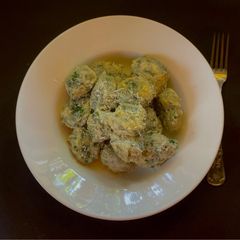 Gnudi A picture of Gnudi.
