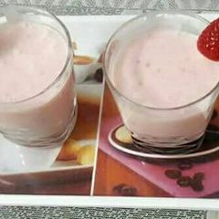A picture of Strawberry smoothie.