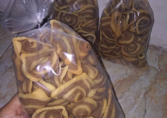 Cara Gampang Membuat Kuping Gajah Ngeprul, Bisa Manjain Lidah