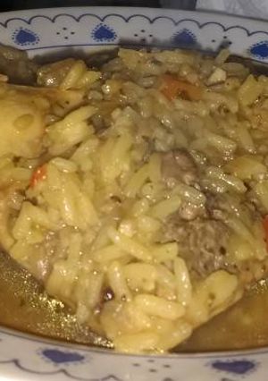 Una foto de Risotto de pollo (arroz amarillo) a mi manera 💕