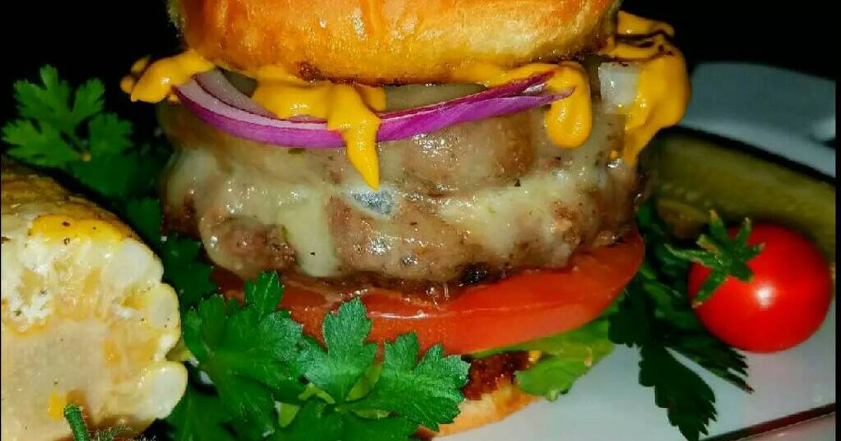 Mike's Garlic Juicy [aka Jucy] Lucy Hamburgers Recipe by MMOBRIEN Cookpad