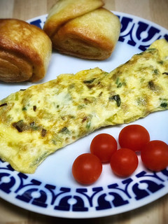 Una foto de Tortilla de cebolleta y San Simón