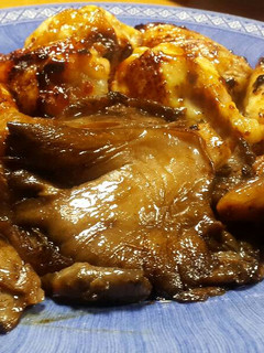 Una foto de Pollo a la miel y mostaza con setas