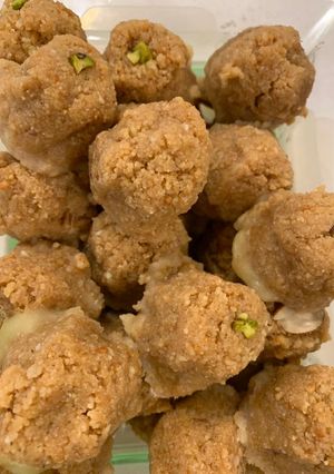 અડદિયા (Adadiya Recipe In Gujarati) રેસીપી મુખ્ય ફોટો