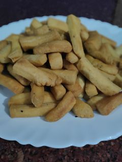नमकपारे/ नमकीन (Namakpare/ namkeen recipe in Hindi) रेसिपी मुख्य फोटो