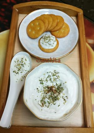 A picture of White Sauce or Bechamel Sauce.