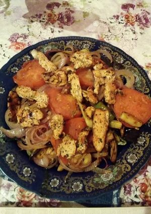 صورة لوصفة دجاج مع خضر صوتي