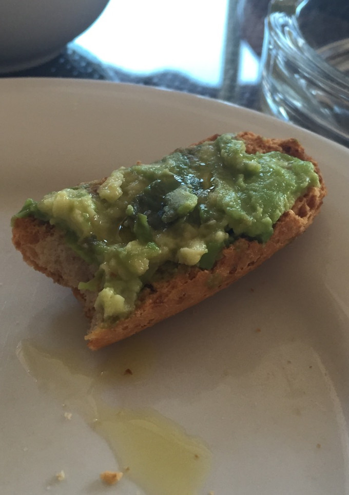 Una foto de Tostas de aguacate