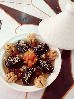 صورة لوصفة طاجين حلو بسيط بلا لحم😋😋