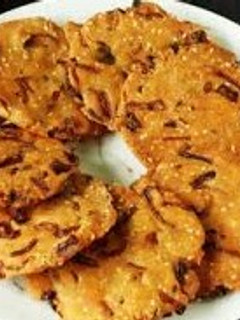 A picture of Maddur vada.
