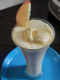 ஆப்பிள் வித் ஐஸ்கிரீம் மில்க்ஷேக்(apple milkshake recipe in tamil)