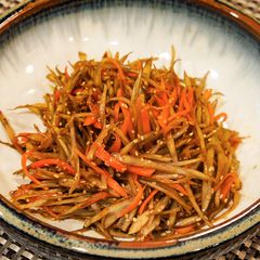 A picture of Japanese Sauté Burdock Root - Kinpira Gobo (金平ごぼう)炒牛蒡.