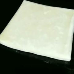 A picture of Roll and samosa sheets or patti.