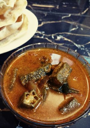 A picture of Vendaika Puli Kulambu (Okra Curry).