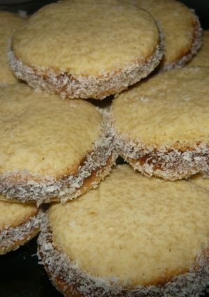 Una foto de Alfajores de Maicena