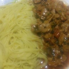 Spaghetti with beef stew A picture of Spaghetti with beef stew.