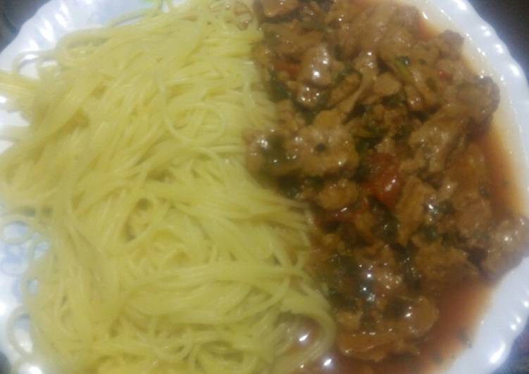 Spaghetti with beef stew